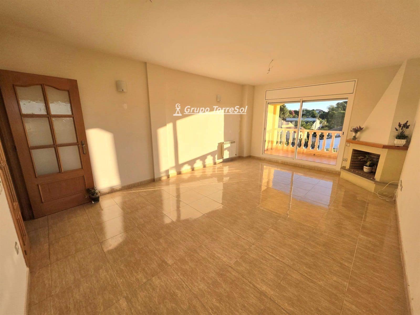 4 soveværelse Byhus til salg i La Pobla de Montornes med garage - € 270.000 (Ref: 9534636)