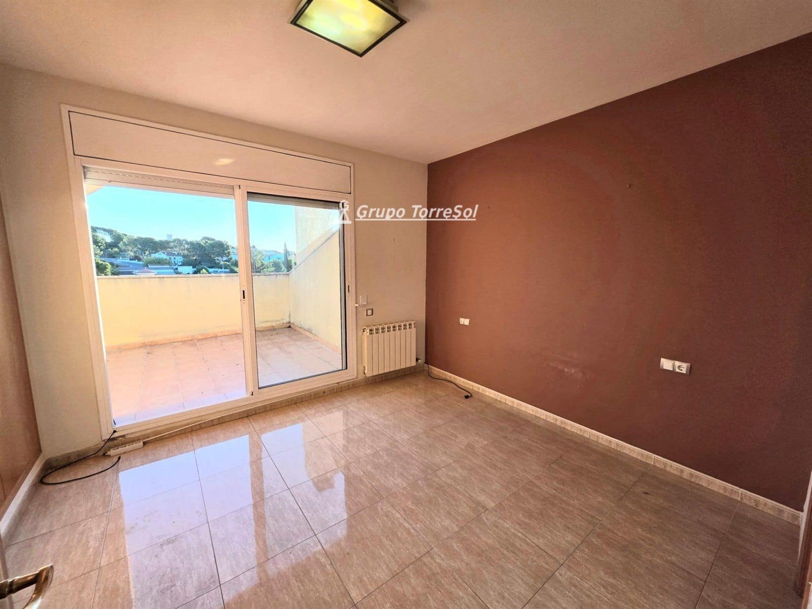 4 soveværelse Byhus til salg i La Pobla de Montornes med garage - € 270.000 (Ref: 9534636)