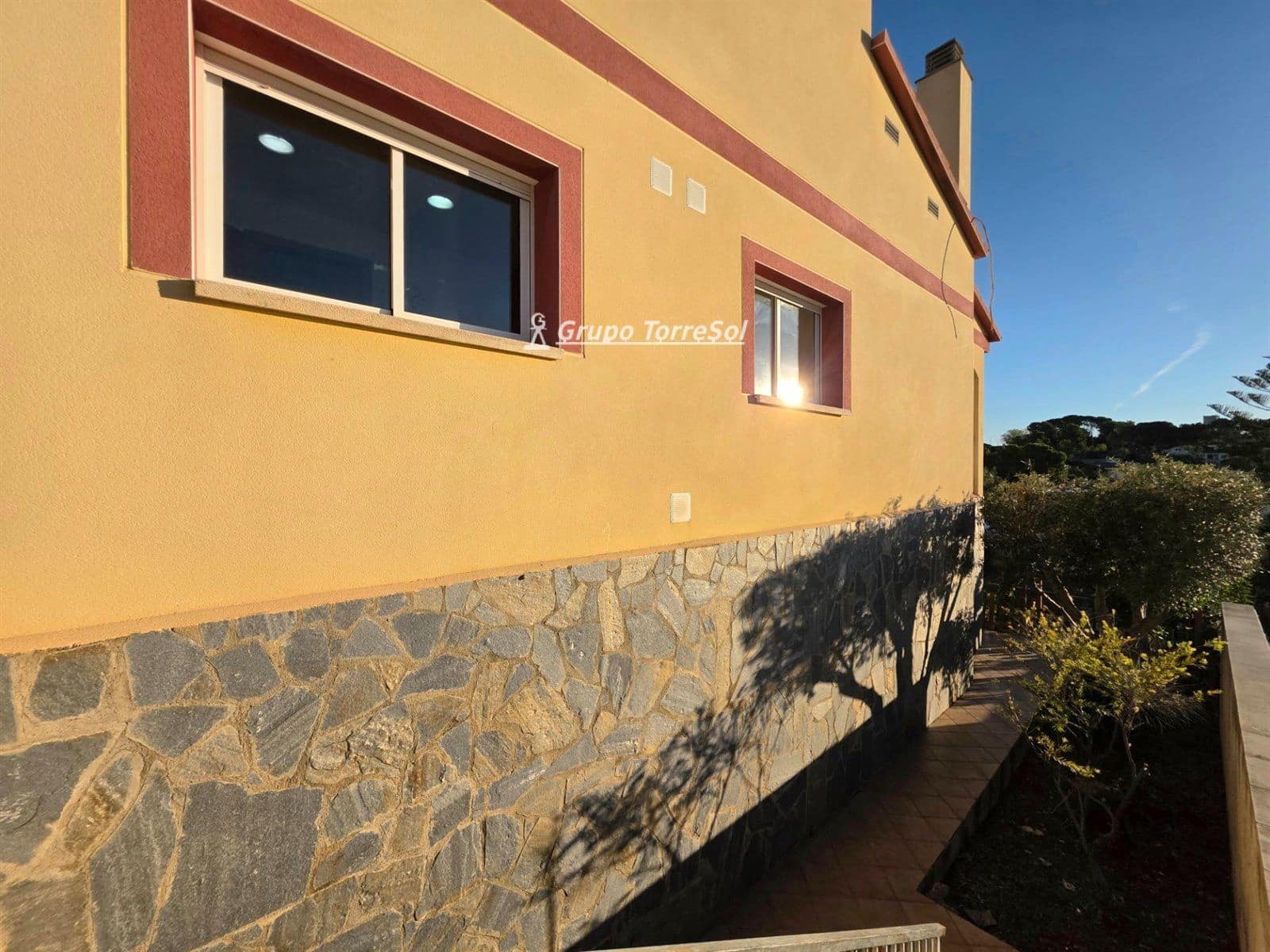 4 soveværelse Byhus til salg i La Pobla de Montornes med garage - € 270.000 (Ref: 9534636)