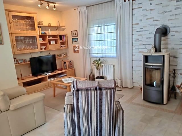 5 chambre Villa/Maison à vendre à La Pobla de Montornès avec garage - 265 000 € (Ref: 9534637)