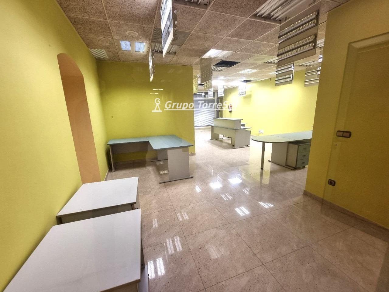 Commercial for rent in Torredembarra - € 1,800 (Ref: 9534660)