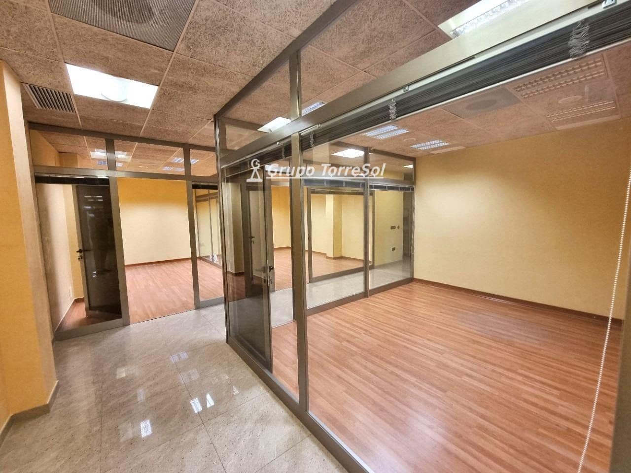 Commercial for rent in Torredembarra - € 1,800 (Ref: 9534660)