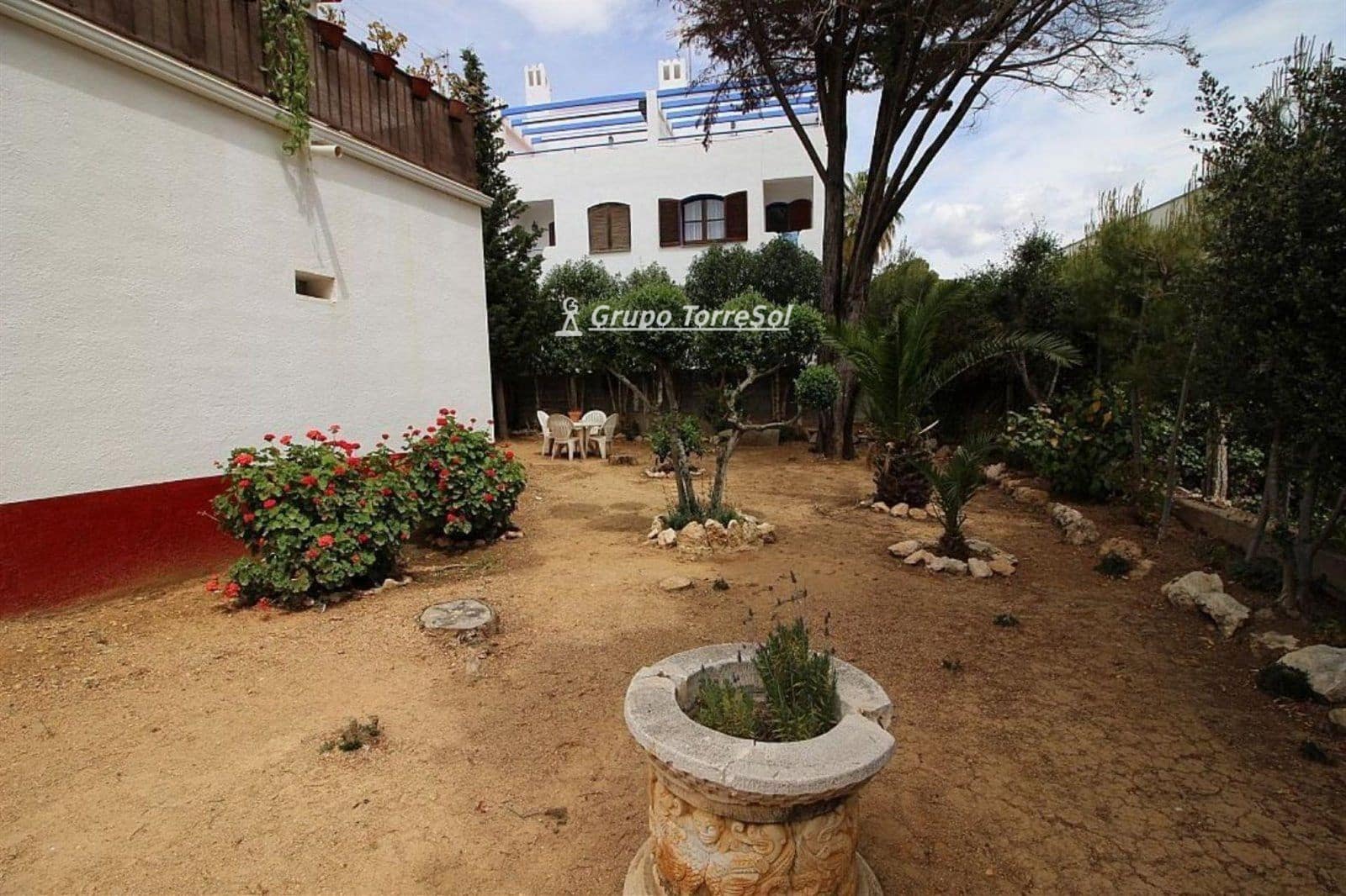 4 bedroom Villa for sale in Torredembarra with garage - € 400,000 (Ref: 9534661)