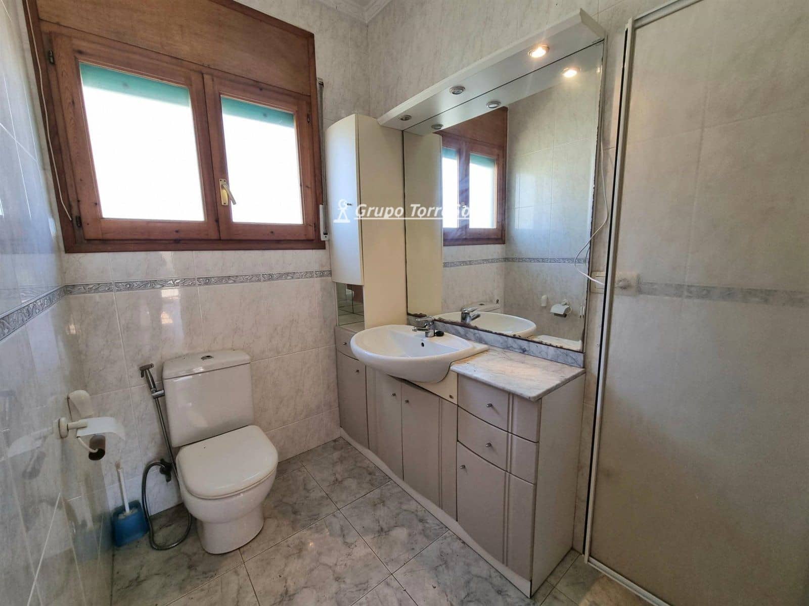 4 bedroom Villa for sale in Torredembarra with garage - € 400,000 (Ref: 9534661)