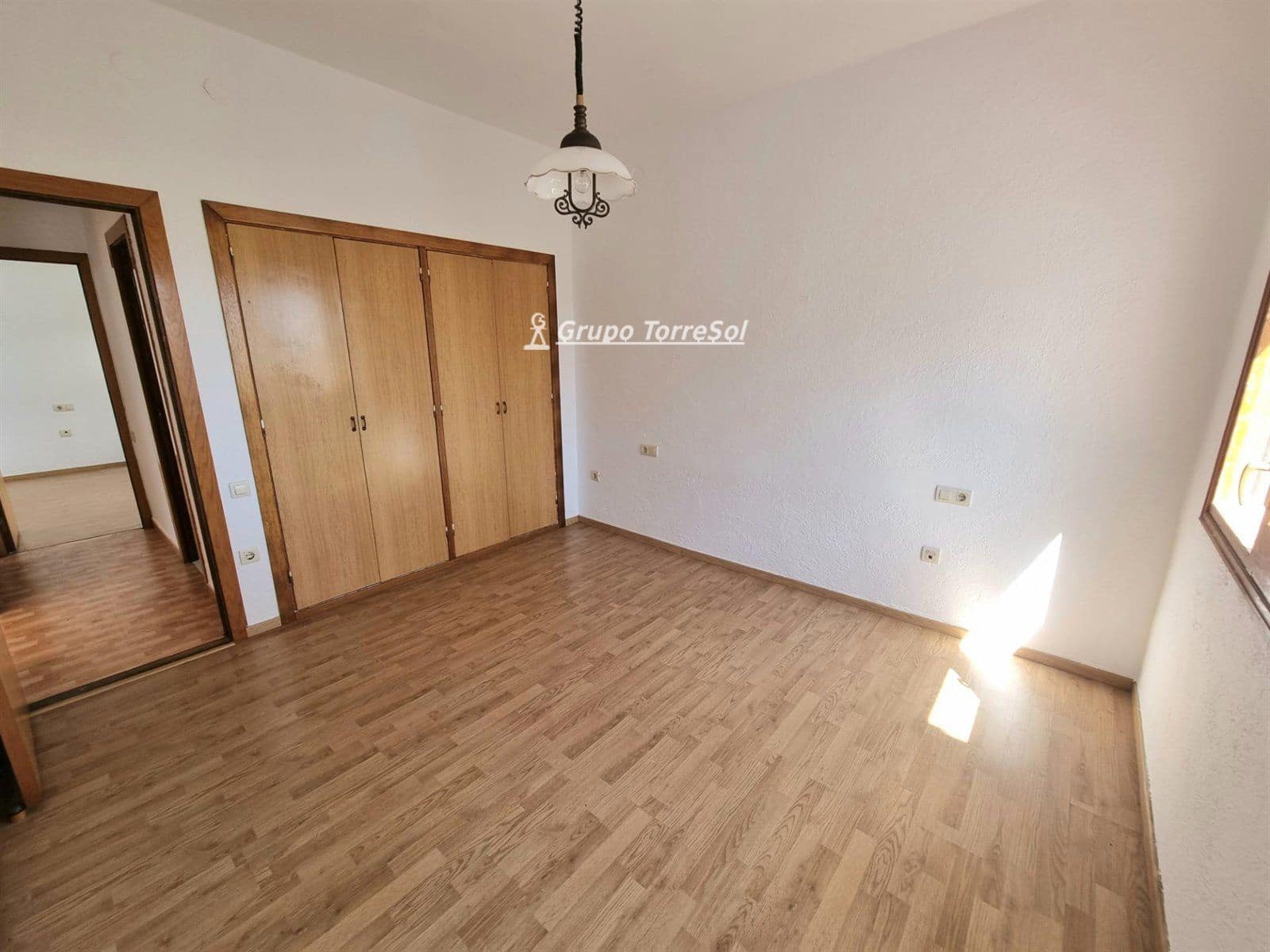 4 bedroom Villa for sale in Torredembarra with garage - € 400,000 (Ref: 9534661)