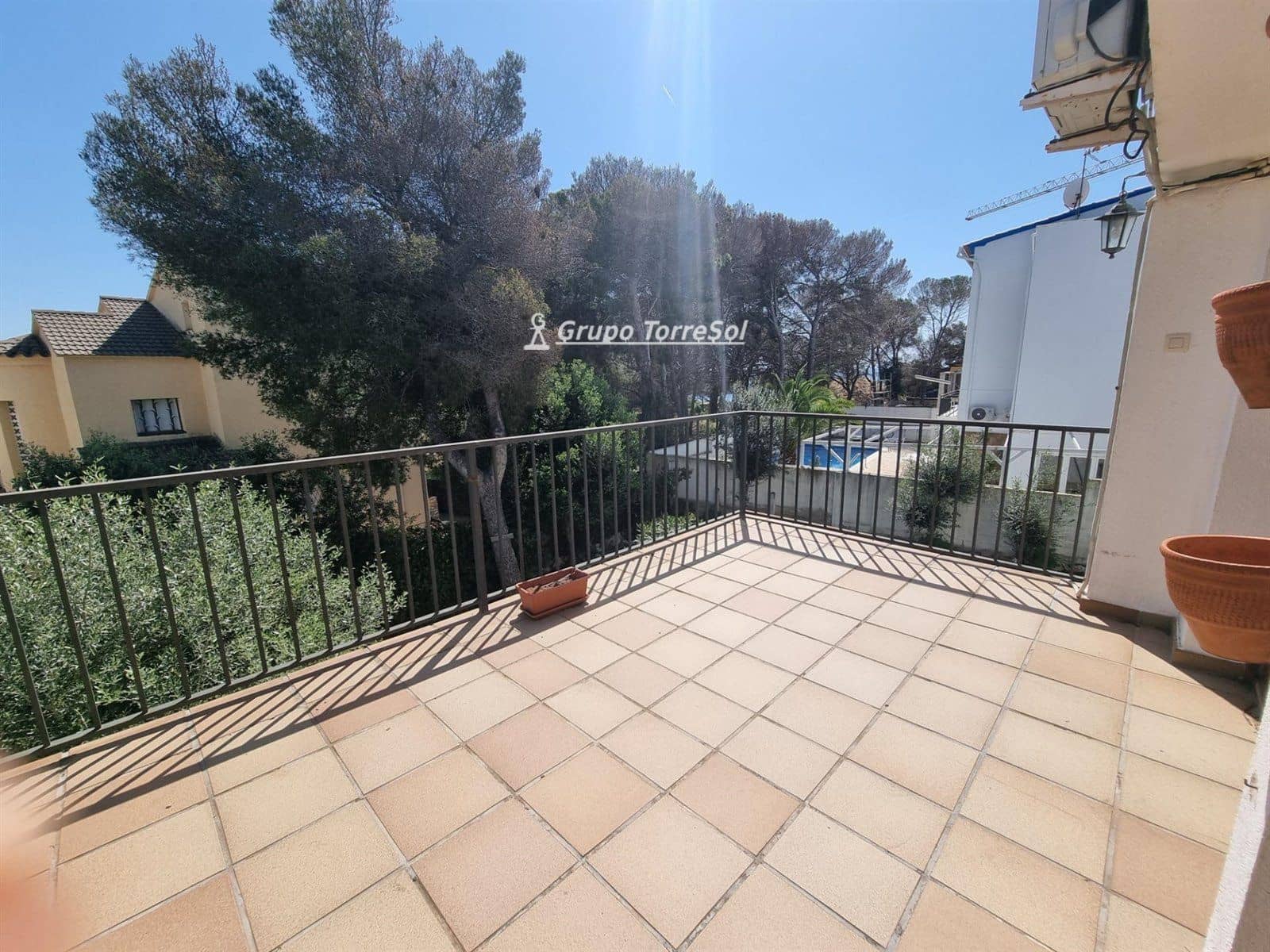 4 bedroom Villa for sale in Torredembarra with garage - € 400,000 (Ref: 9534661)