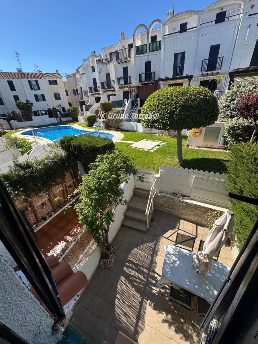3 bedroom Townhouse for sale in Torredembarra with pool garage - € 250,000 (Ref: 9534670)