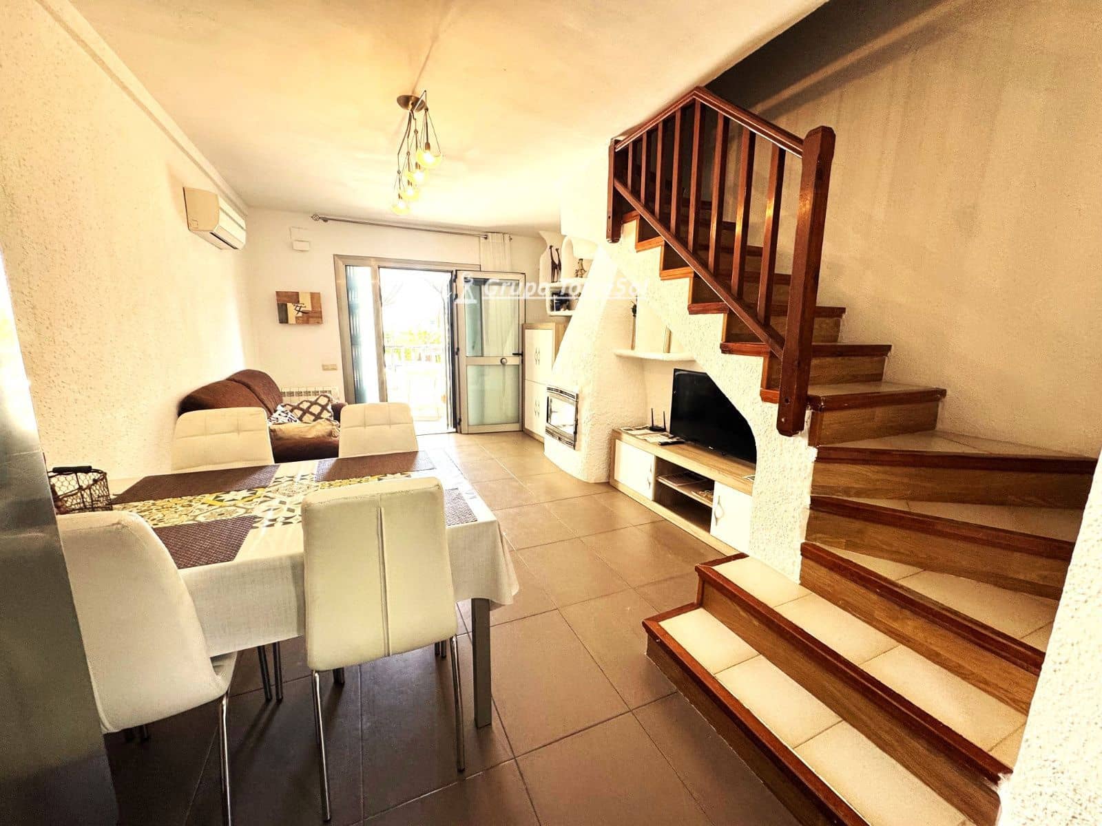 3 bedroom Townhouse for sale in Torredembarra with pool garage - € 250,000 (Ref: 9534670)