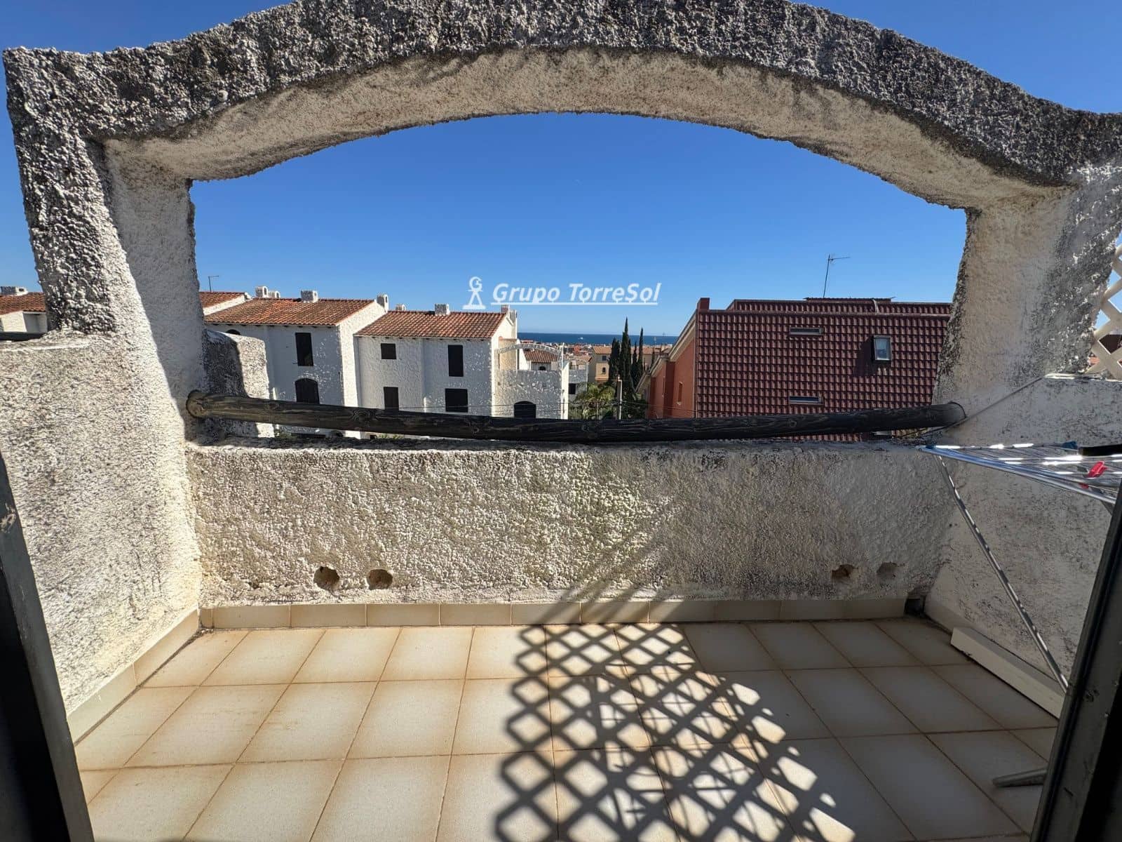 3 bedroom Townhouse for sale in Torredembarra with pool garage - € 250,000 (Ref: 9534670)