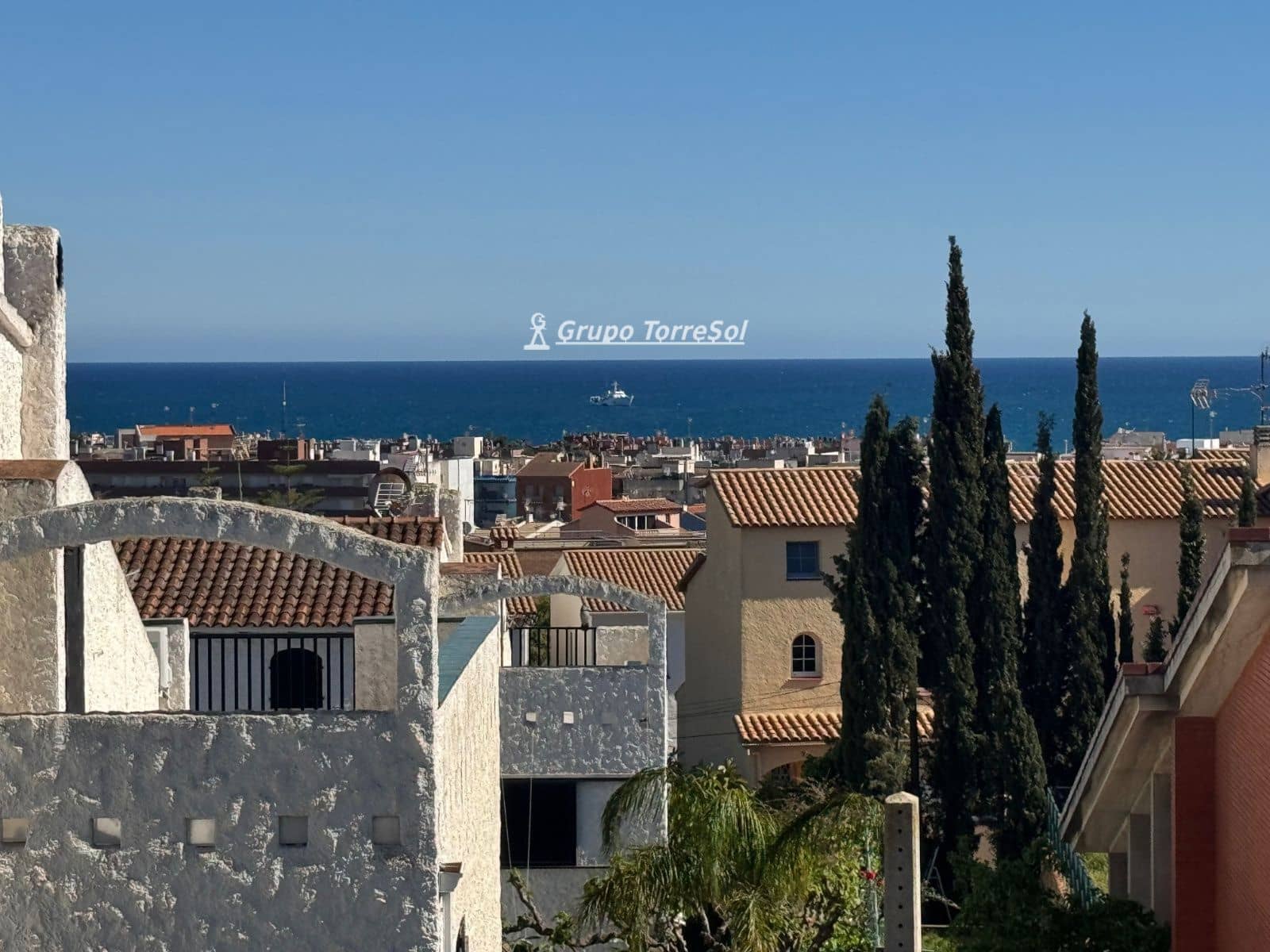 3 bedroom Townhouse for sale in Torredembarra with pool garage - € 250,000 (Ref: 9534670)