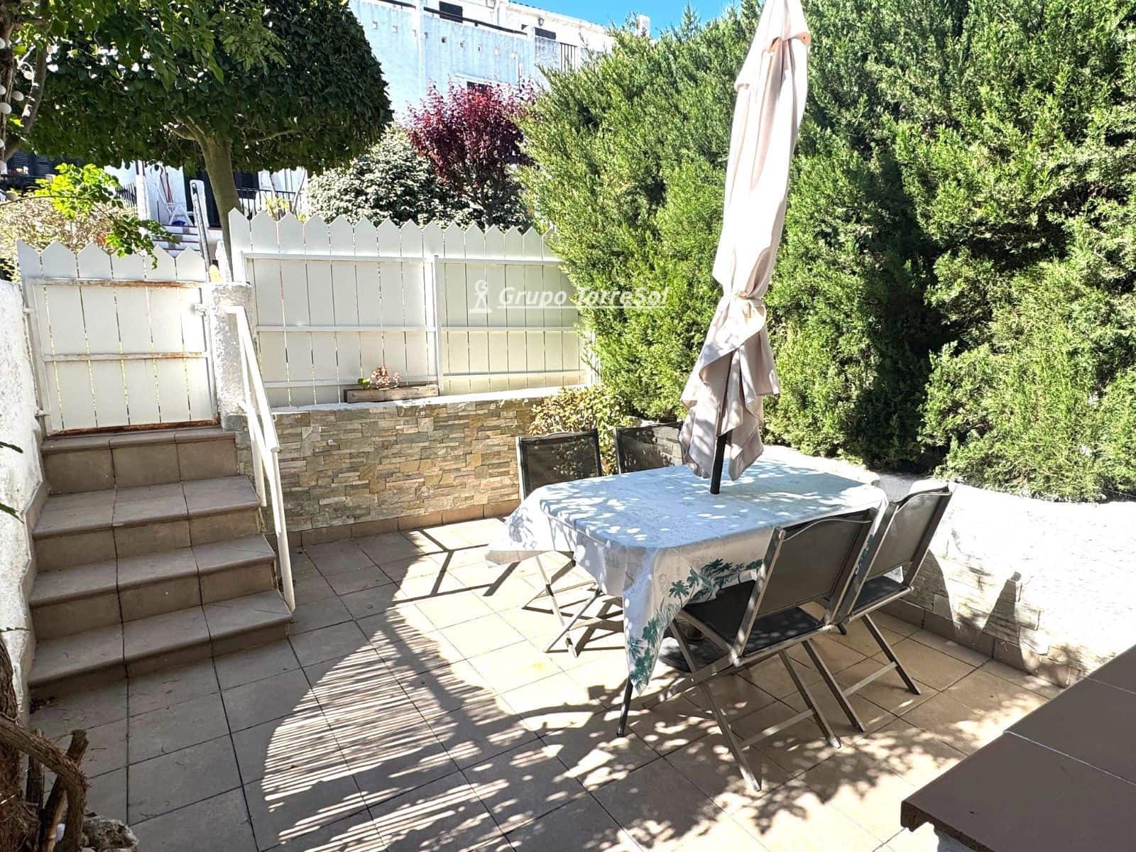 3 bedroom Townhouse for sale in Torredembarra with pool garage - € 250,000 (Ref: 9534670)