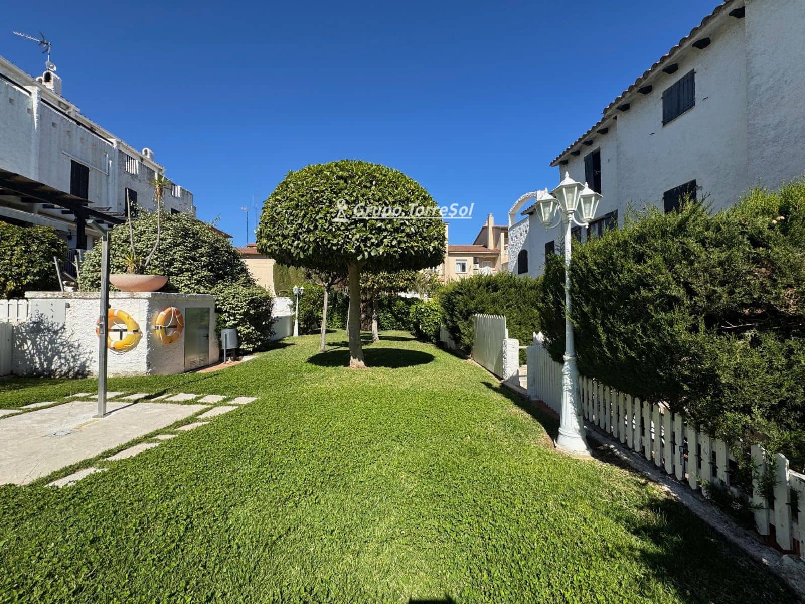 3 bedroom Townhouse for sale in Torredembarra with pool garage - € 250,000 (Ref: 9534670)