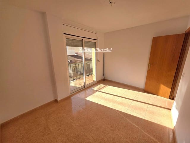 3 bedroom Flat for sale in Torredembarra with garage - € 194,000 (Ref: 9534673)