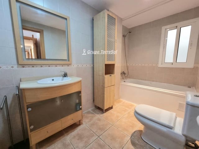 4 bedroom Flat for sale in Torredembarra with garage - € 270,000 (Ref: 9534675)