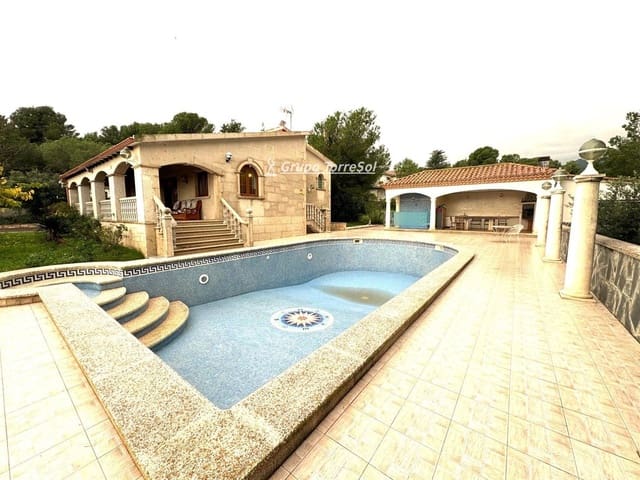 Chalet de 3 habitaciones en Alcover en venta con piscina garaje - 455.000 € (Ref: 9534687)