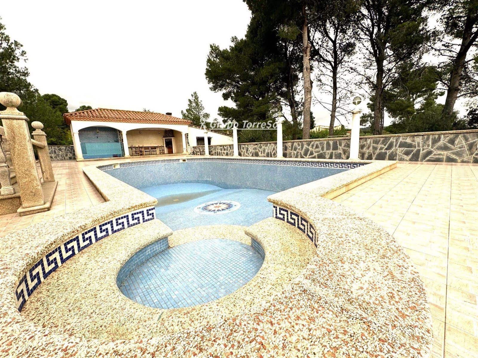 Chalet de 3 habitaciones en Alcover en venta con piscina garaje - 455.000 € (Ref: 9534687)