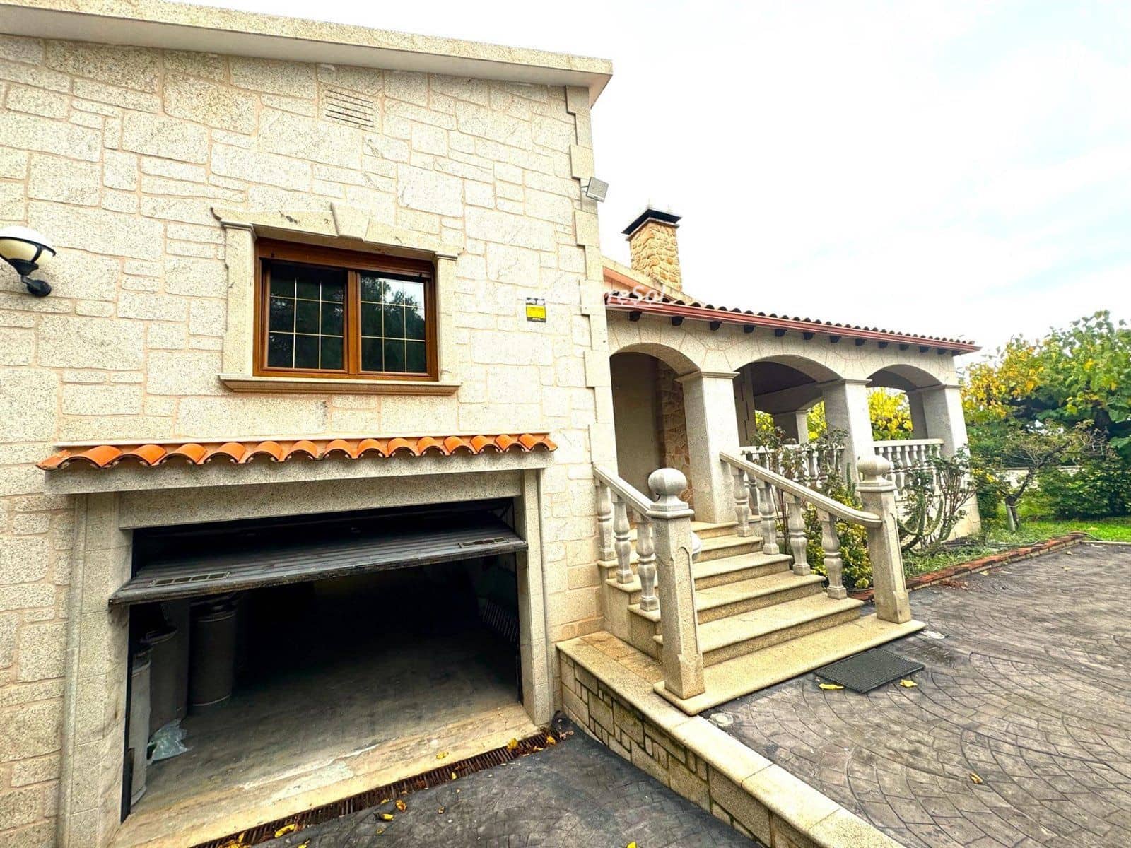 Chalet de 3 habitaciones en Alcover en venta con piscina garaje - 455.000 € (Ref: 9534687)