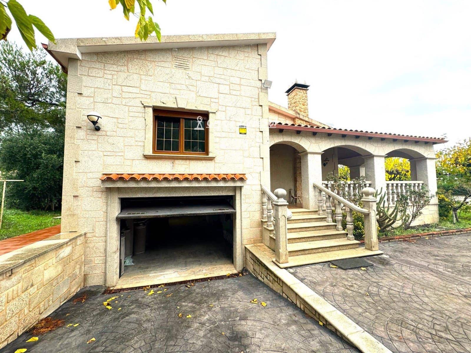 Chalet de 3 habitaciones en Alcover en venta con piscina garaje - 455.000 € (Ref: 9534687)