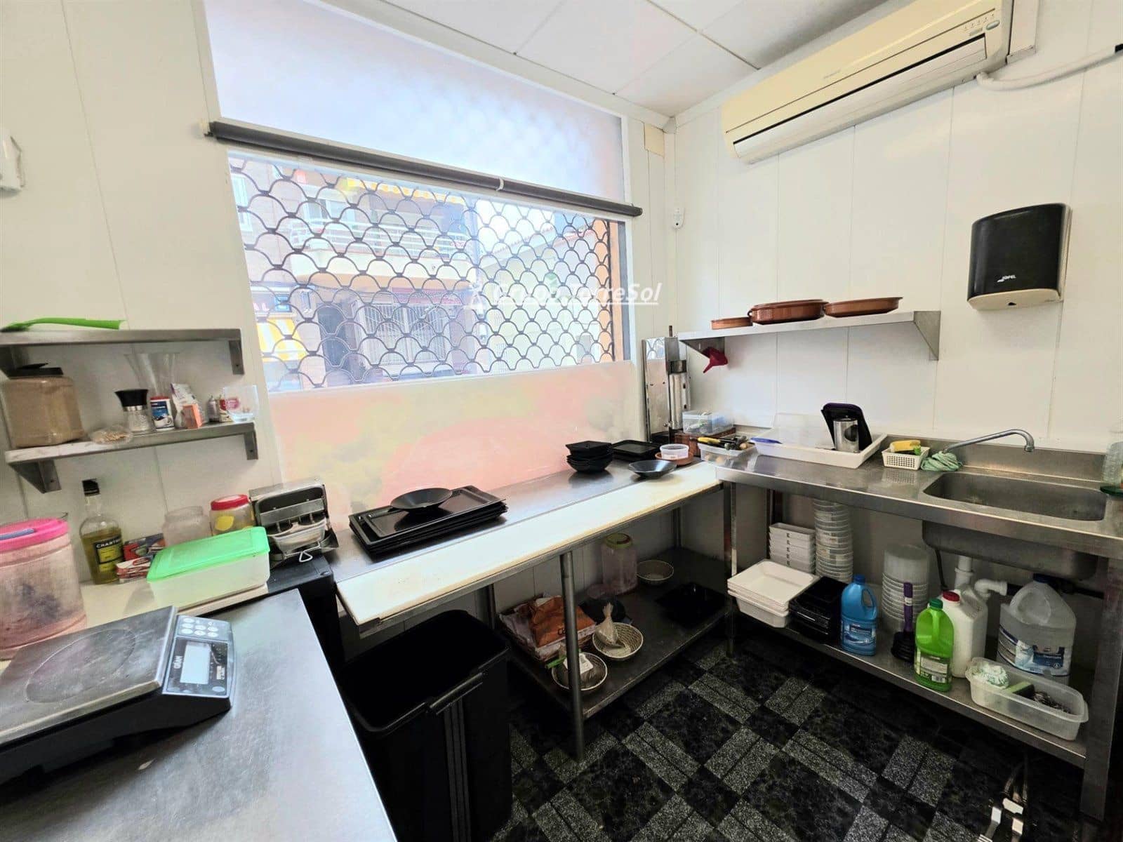 Commercieel te huur in Torredembarra - € 761 (Ref: 9534688)