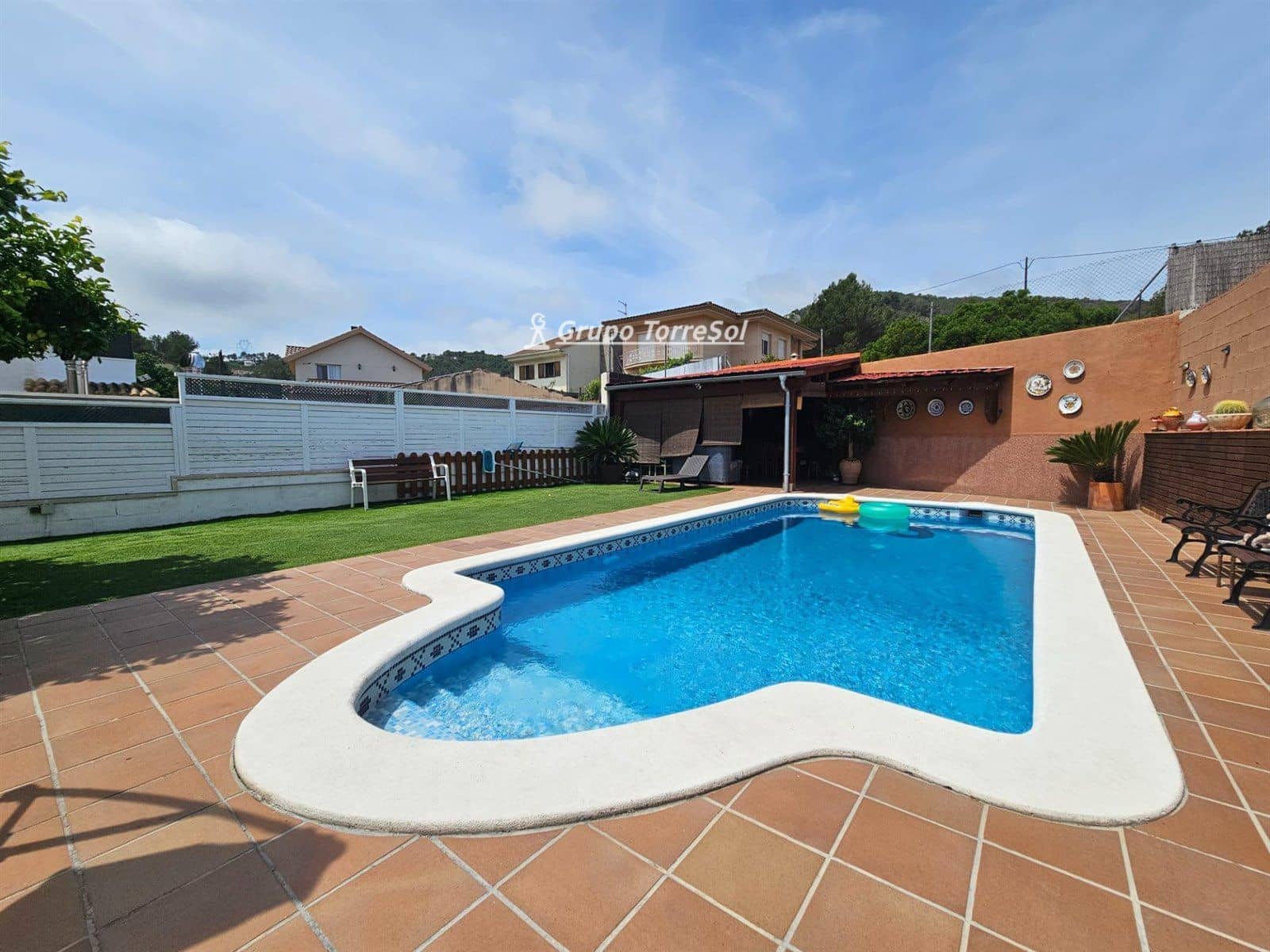 4 quarto Moradia para venda em Canyelles com piscina garagem - 430 000 € (Ref: 9534707)