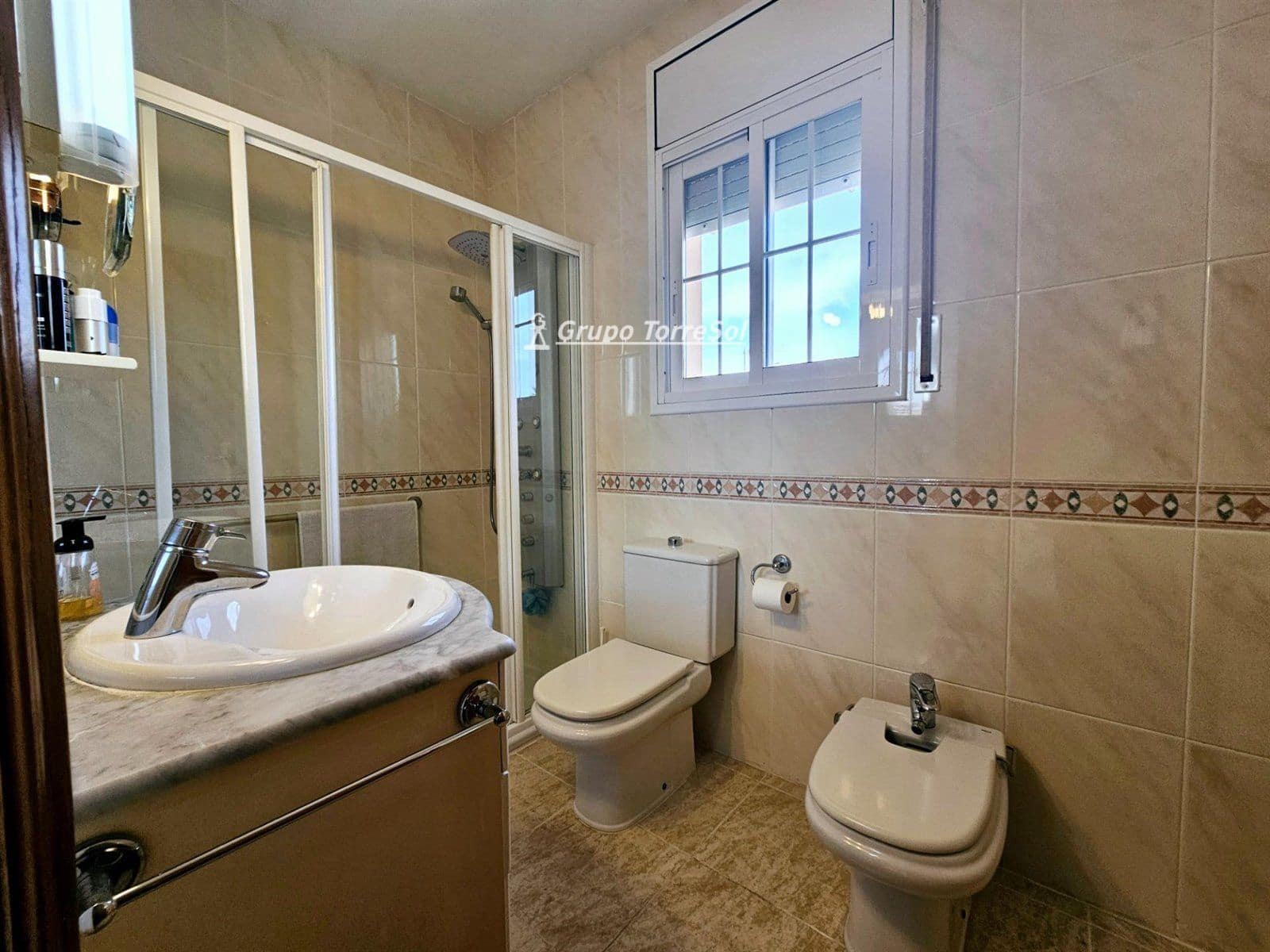 4 quarto Moradia para venda em Canyelles com piscina garagem - 430 000 € (Ref: 9534707)