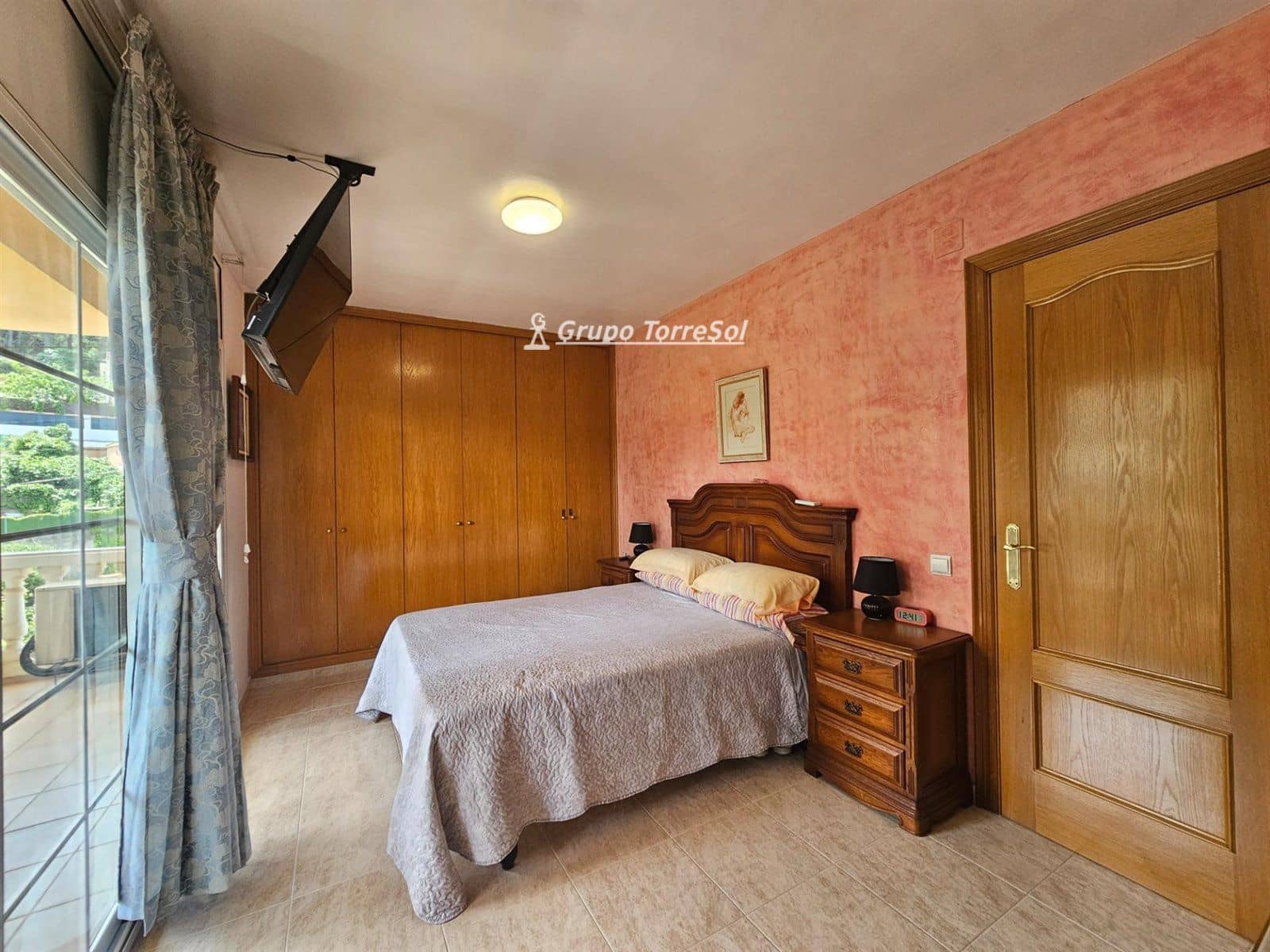 4 quarto Moradia para venda em Canyelles com piscina garagem - 430 000 € (Ref: 9534707)