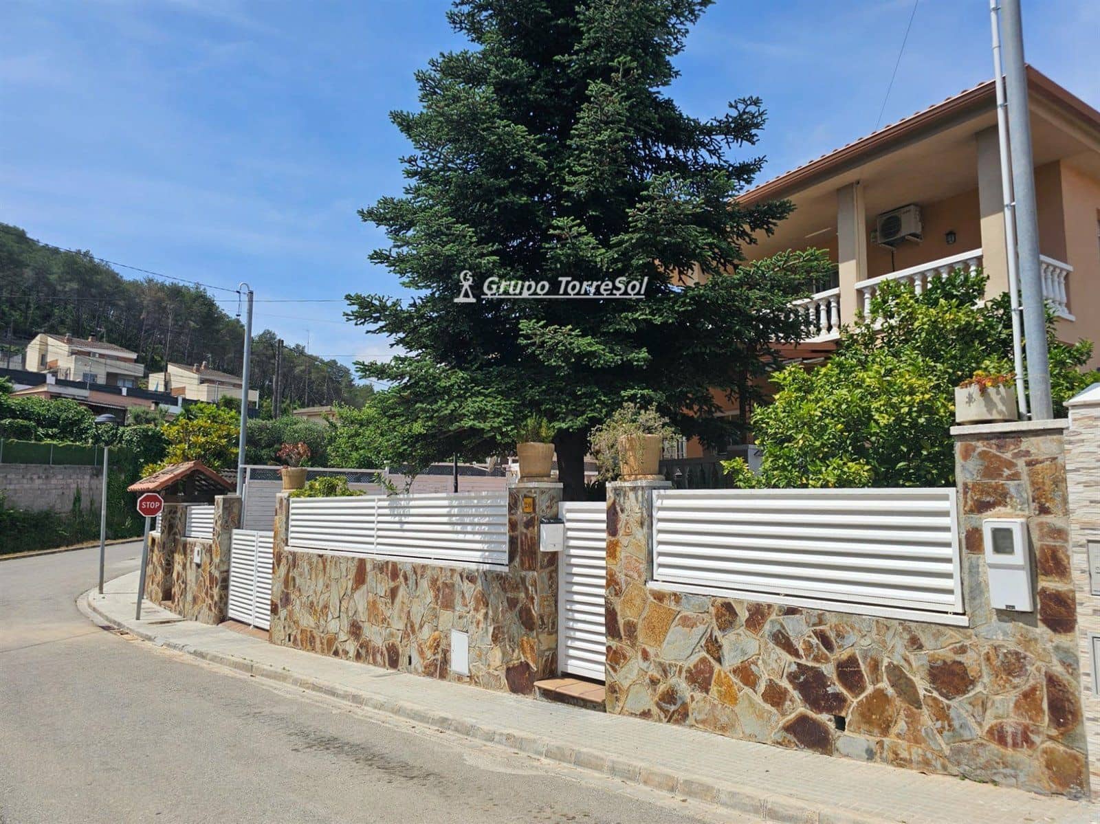 4 quarto Moradia para venda em Canyelles com piscina garagem - 430 000 € (Ref: 9534707)