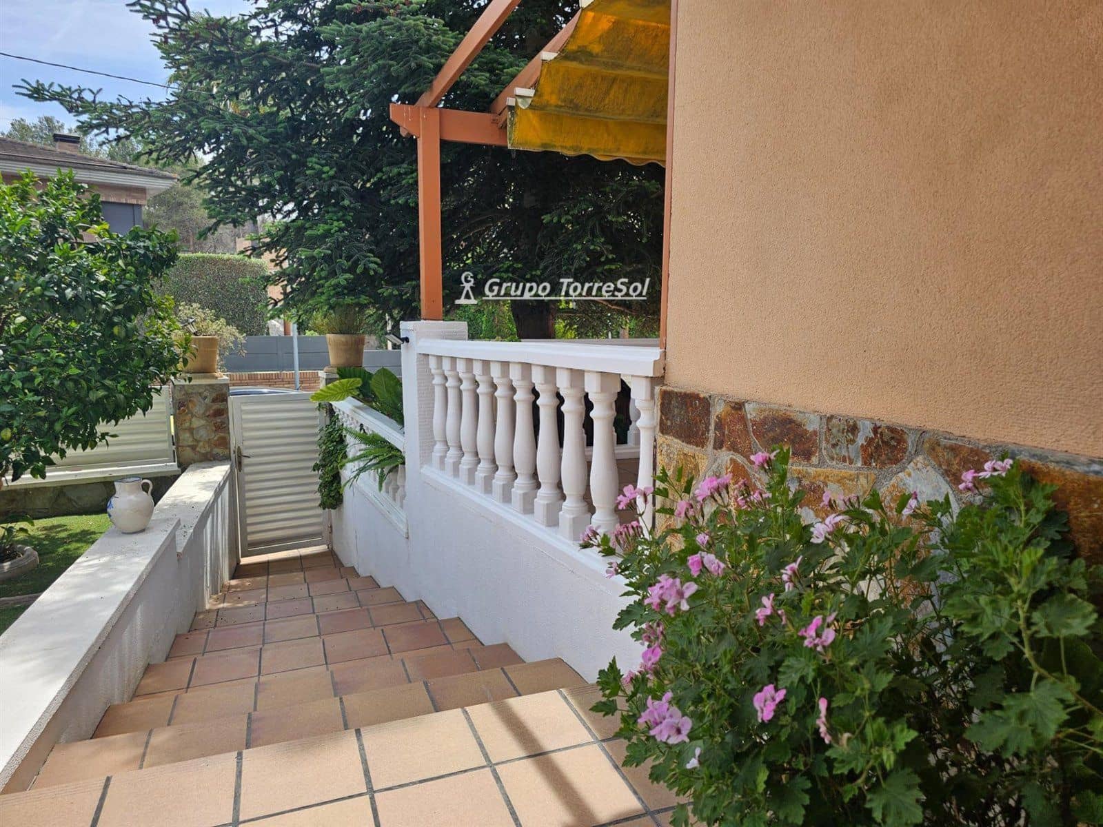 4 quarto Moradia para venda em Canyelles com piscina garagem - 430 000 € (Ref: 9534707)