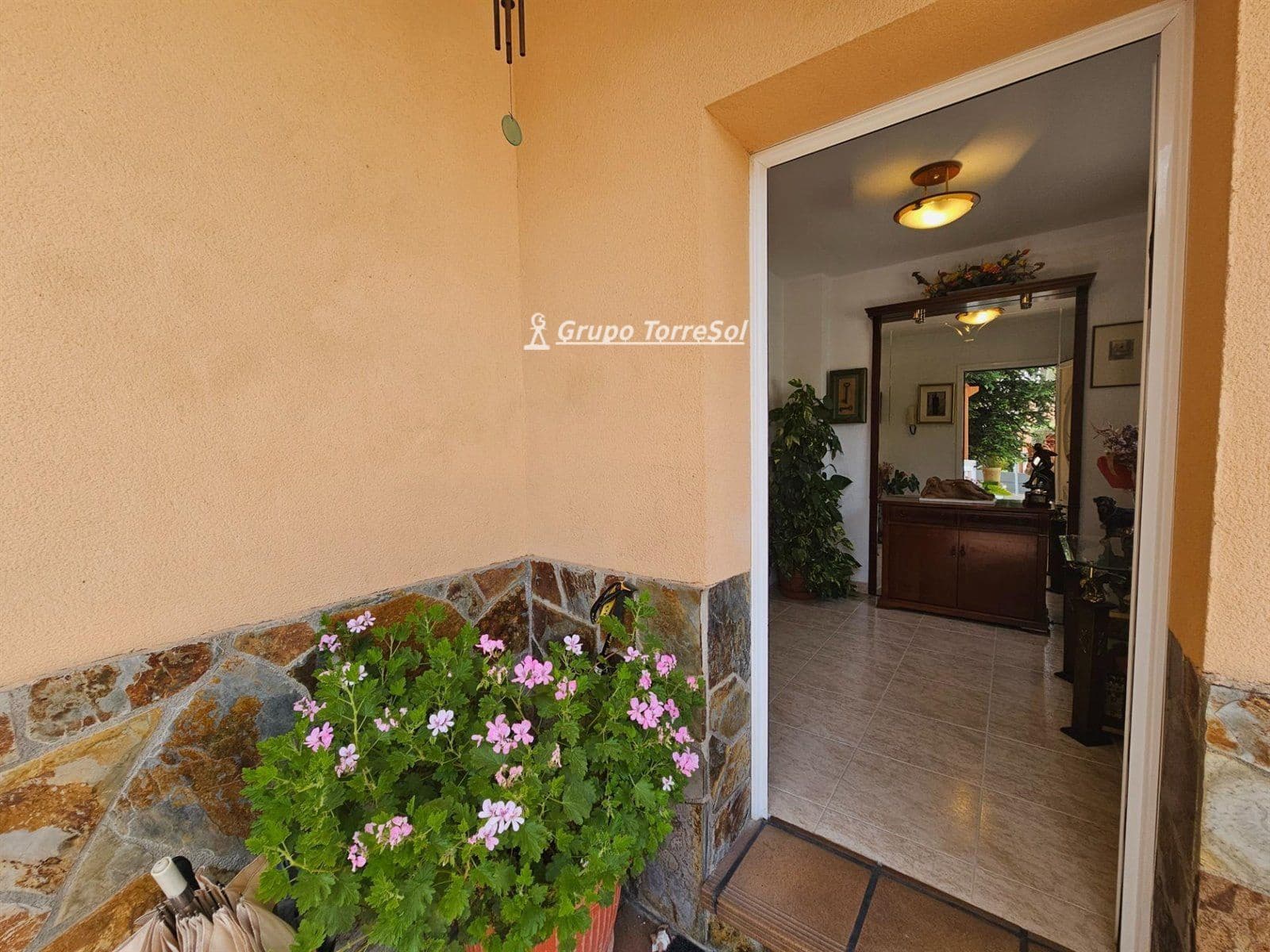 4 quarto Moradia para venda em Canyelles com piscina garagem - 430 000 € (Ref: 9534707)