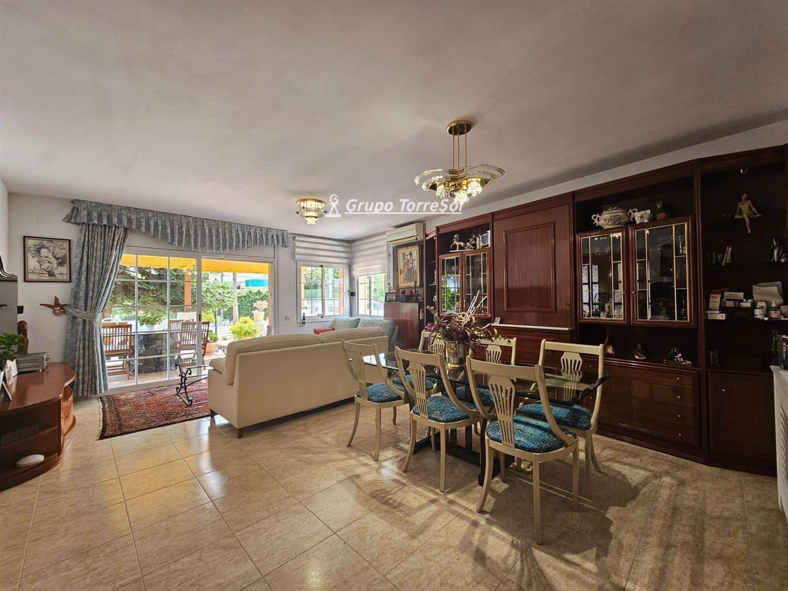 4 quarto Moradia para venda em Canyelles com piscina garagem - 430 000 € (Ref: 9534707)