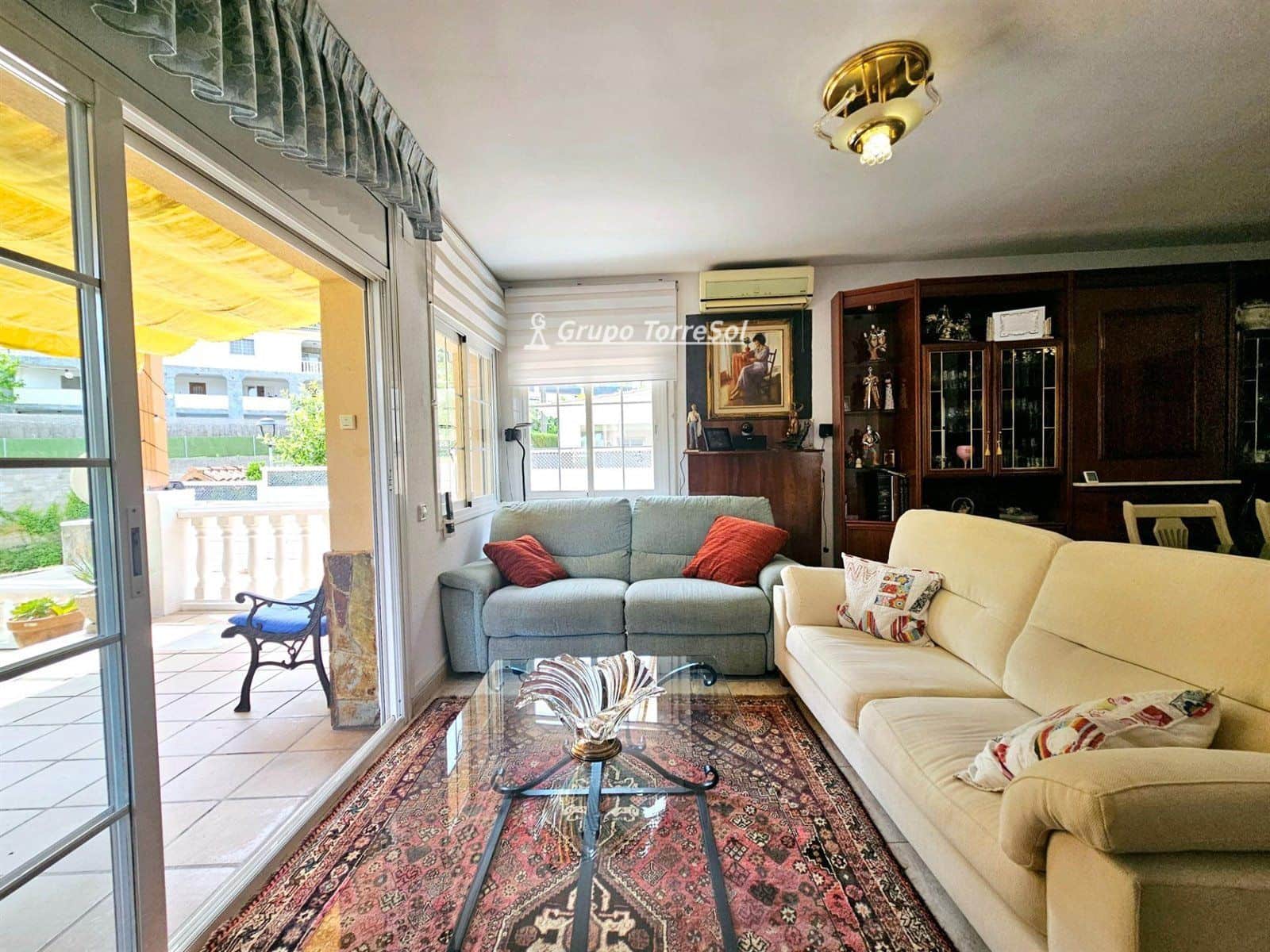 4 quarto Moradia para venda em Canyelles com piscina garagem - 430 000 € (Ref: 9534707)