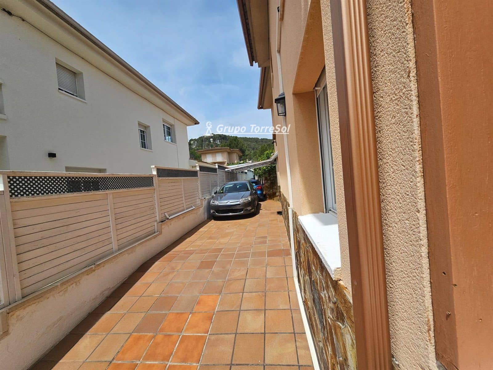 4 quarto Moradia para venda em Canyelles com piscina garagem - 430 000 € (Ref: 9534707)