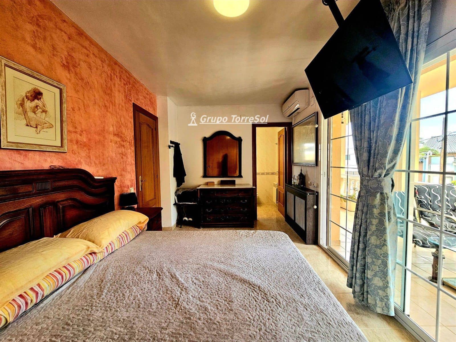 4 quarto Moradia para venda em Canyelles com piscina garagem - 430 000 € (Ref: 9534707)