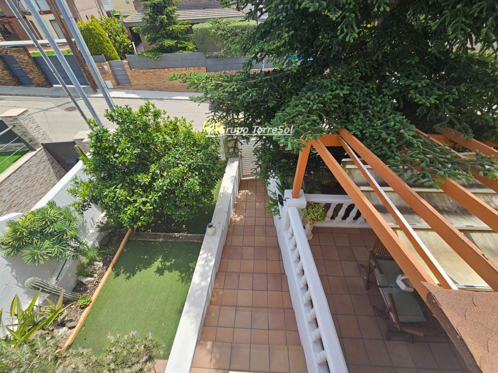 4 quarto Moradia para venda em Canyelles com piscina garagem - 430 000 € (Ref: 9534707)