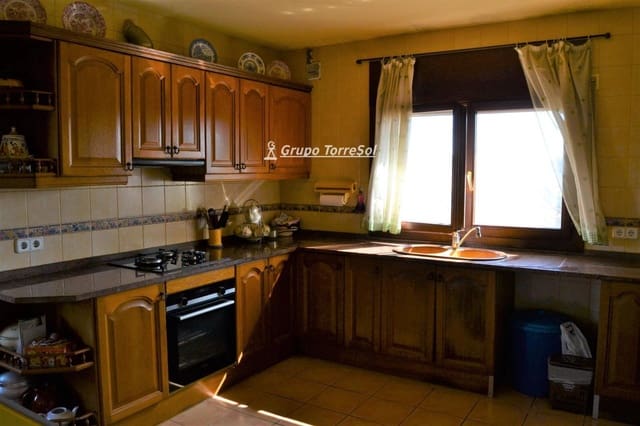 4 soverom Villa til salgs i Llorenç del Penedès med garasje - € 299 990 (Ref: 9534715)