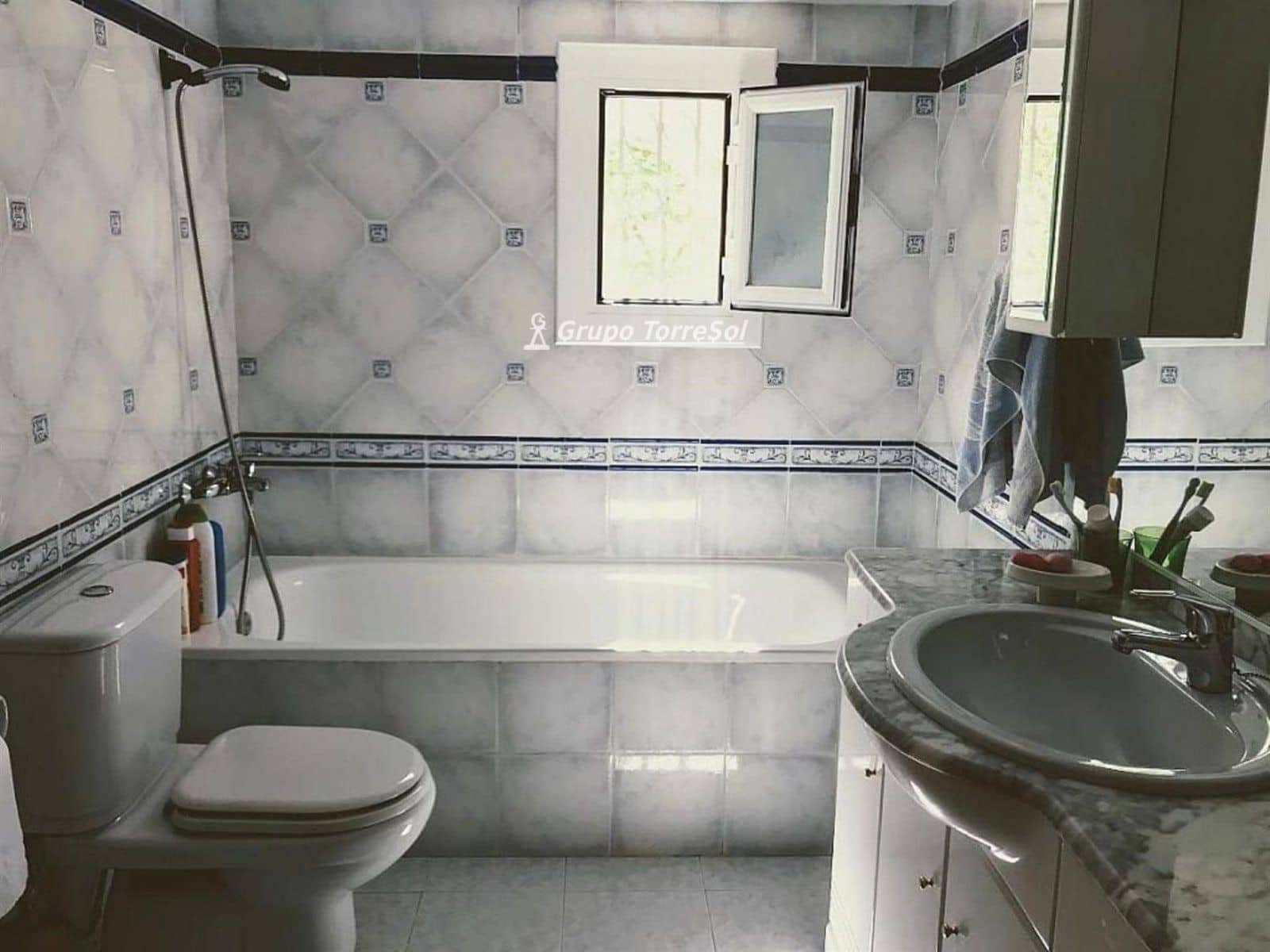 5 bedroom Villa for sale in Creixell - € 278,000 (Ref: 9534723)