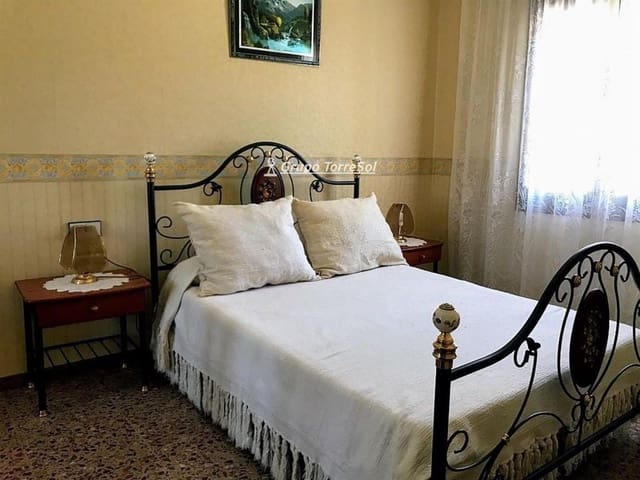 5 bedroom Villa for sale in Creixell - € 278,000 (Ref: 9534723)