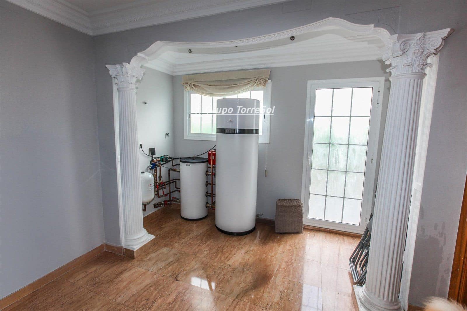 5 soverom Villa til salgs i Roda de Bara med svømmebasseng garasje - € 690 000 (Ref: 9536162)