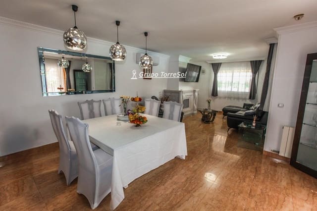 5 soverom Villa til salgs i Roda de Barà med svømmebasseng garasje - € 690 000 (Ref: 9536162)