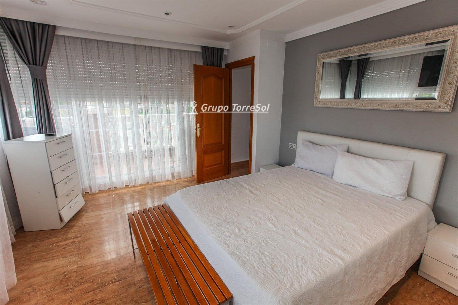 5 soverom Villa til salgs i Roda de Bara med svømmebasseng garasje - € 690 000 (Ref: 9536162)