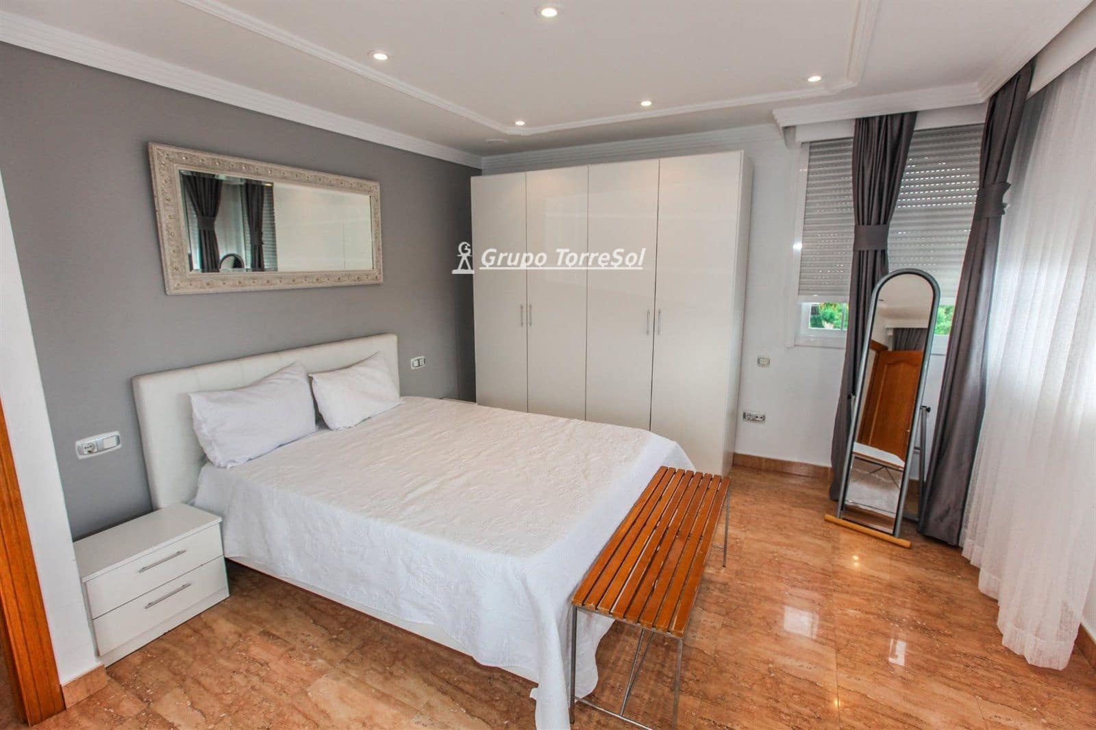 5 soverom Villa til salgs i Roda de Bara med svømmebasseng garasje - € 690 000 (Ref: 9536162)