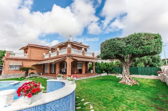 5 soverom Villa til salgs i Roda de Barà med svømmebasseng garasje - € 690 000 (Ref: 9536162)