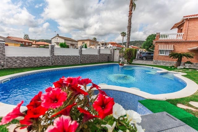 5 soverom Villa til salgs i Roda de Barà med svømmebasseng garasje - € 690 000 (Ref: 9536162)