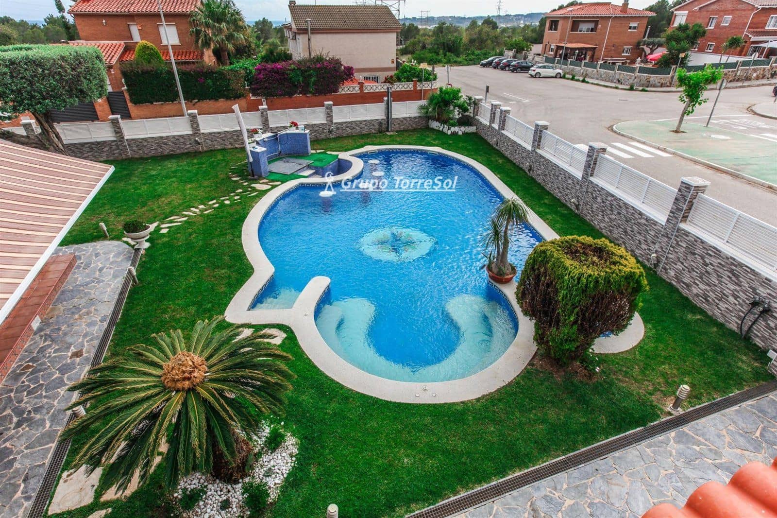 5 soverom Villa til salgs i Roda de Bara med svømmebasseng garasje - € 690 000 (Ref: 9536162)