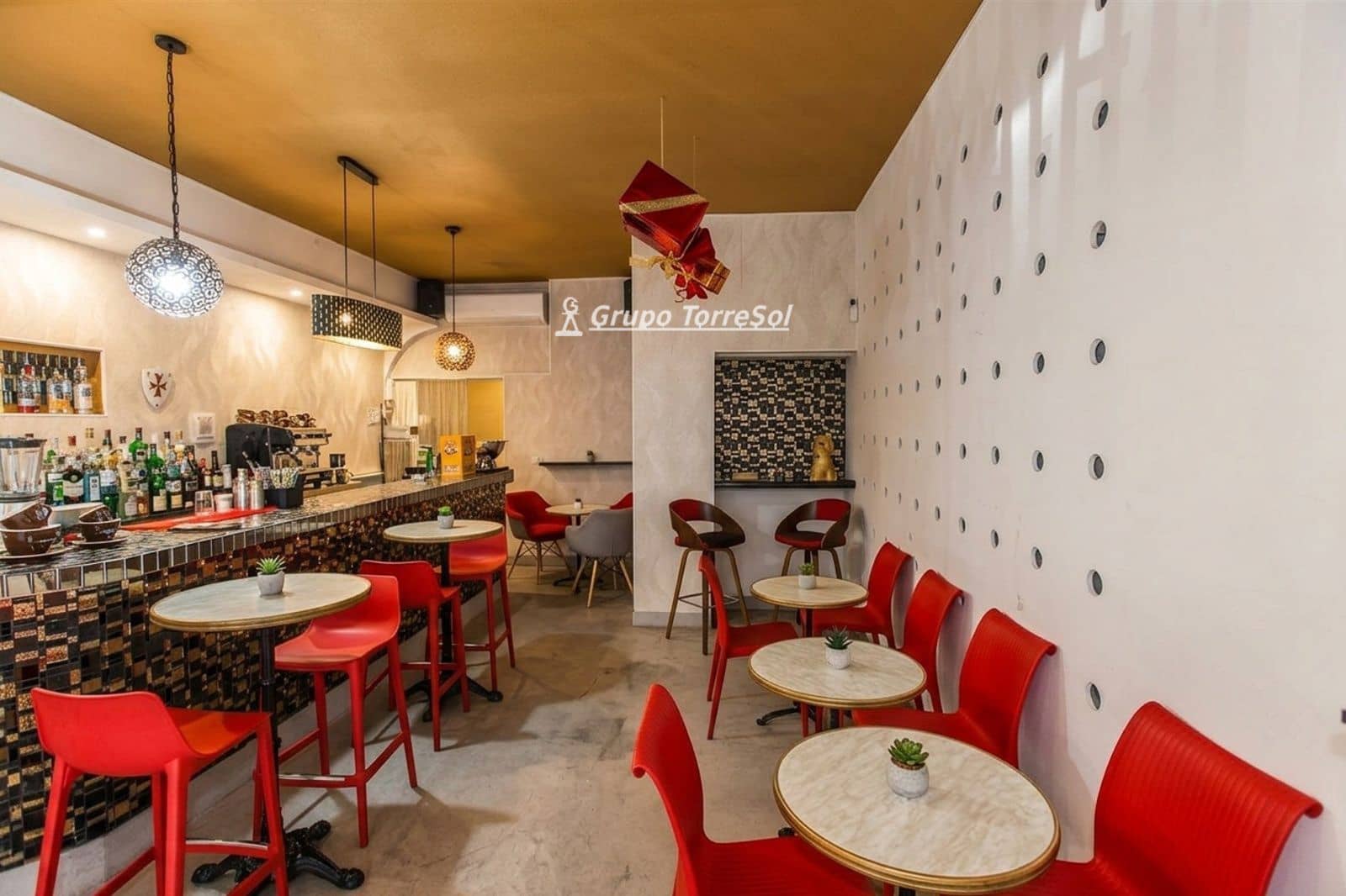 Commercial for sale in Calafell - € 119,000 (Ref: 9536167)
