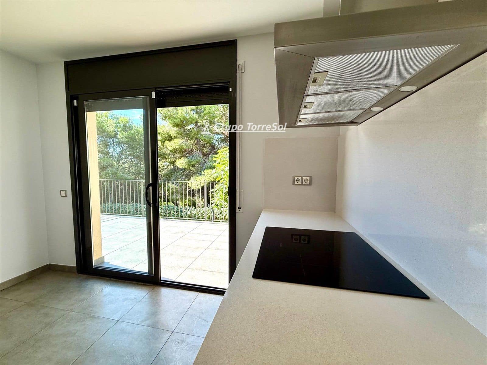 5 slaapkamer Villa te koop in El Vendrell met zwembad garage - € 430.000 (Ref: 9536171)