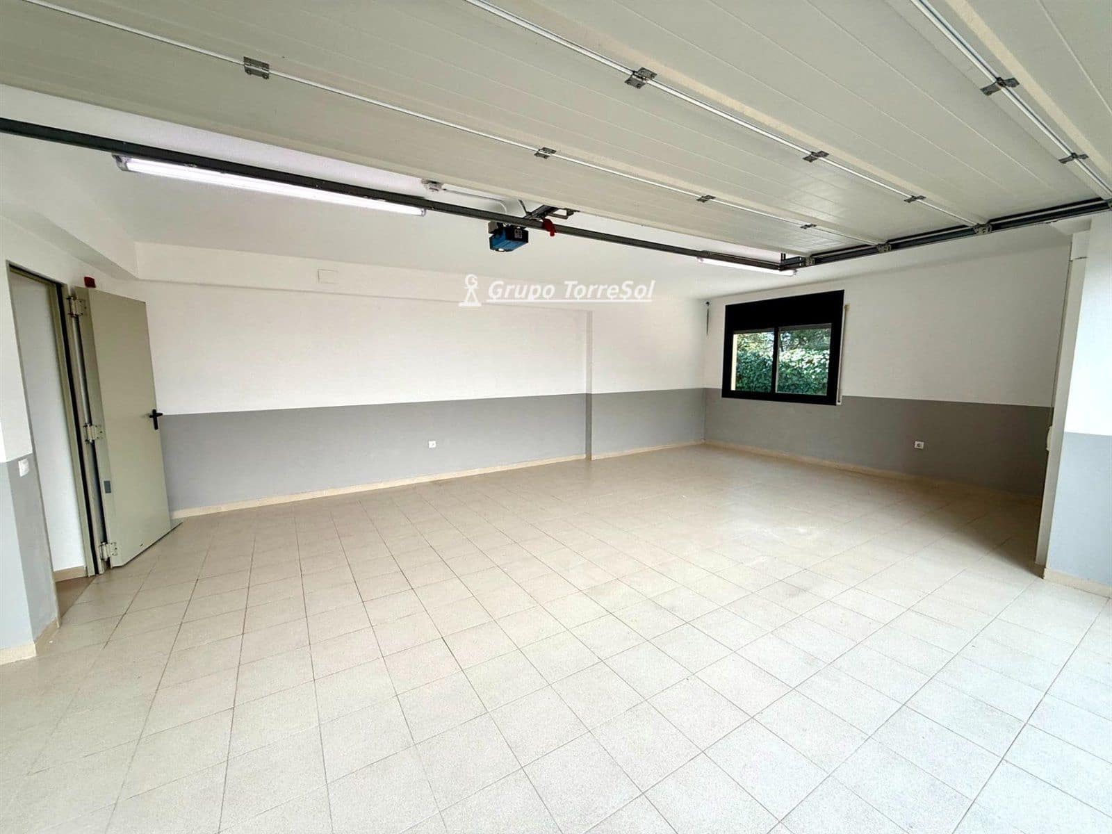 5 slaapkamer Villa te koop in El Vendrell met zwembad garage - € 430.000 (Ref: 9536171)