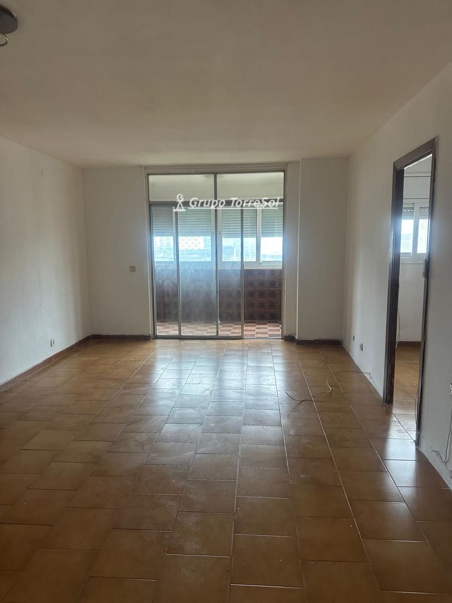 4 slaapkamer Flat te koop in L'Hospitalet de Llobregat - € 330.000 (Ref: 9536174)