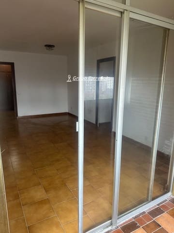 4 slaapkamer Flat te koop in L'Hospitalet de Llobregat - € 330.000 (Ref: 9536174)