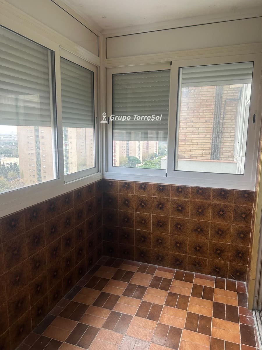 4 slaapkamer Flat te koop in L'Hospitalet de Llobregat - € 330.000 (Ref: 9536174)